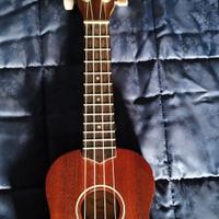 Ukulele soprano amplificabile