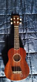Ukulele soprano amplificabile