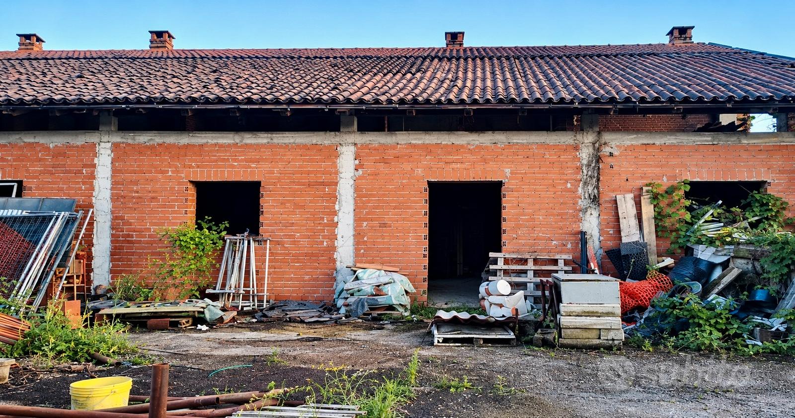 Rustico da ristrutturare con terreno - Vista 3