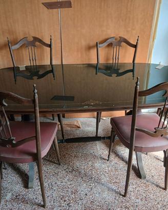 Tavolo ovale anni 50 con  6 sedie