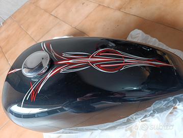serbatoio e parafango Harley pinstriping