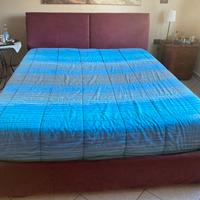 Letto matrimoniale con contenitore