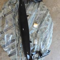 Modanatura rivestimento radiatore Alfa Romeo 159