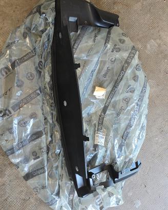 Modanatura rivestimento radiatore Alfa Romeo 159