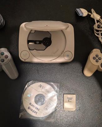 PSOne Funzionante + 2 Joypad + Memory Card + Gioco