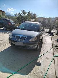 Lancia y