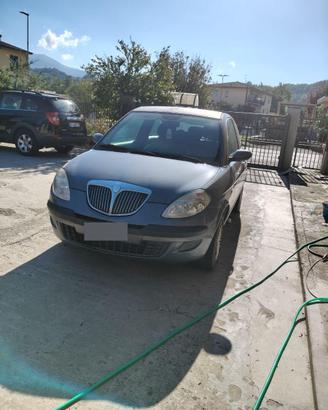 Lancia y