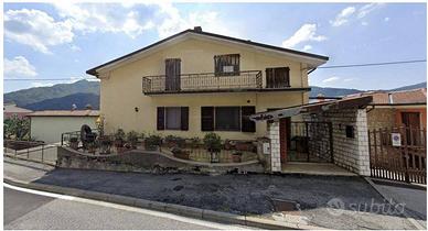 Immobile in asta di 214 m² con 3 locali a Lumezzan