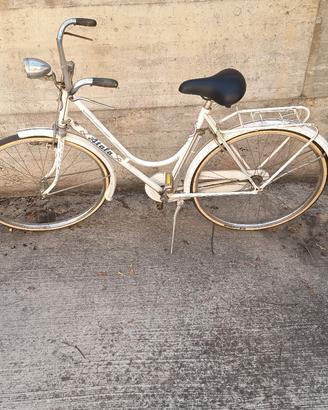 Bici vintage Atala bianca.