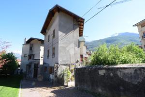CASA SEMINDIPENDENTE A CHÂTILLON