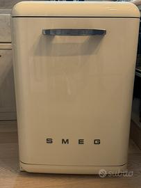 Lavastoviglie SMEG stile anni ‘50