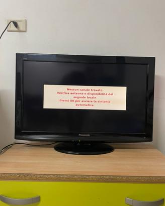 Televisore Panasonic LCD 32” del 2010