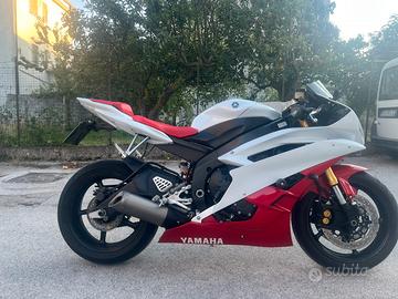 Yamaha R6