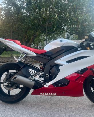 Yamaha R6