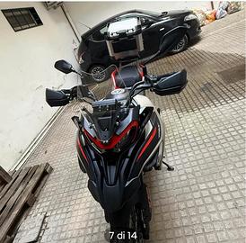 Moto Benelli TRK702
