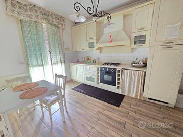 Appartamento di 114 m² con 5 locali e box auto a M