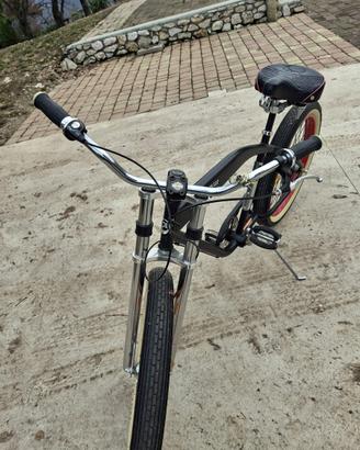 Bicicletta FELT