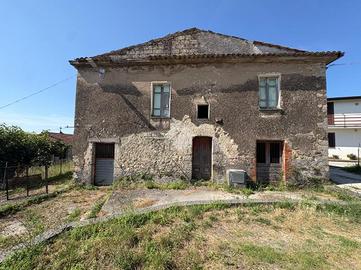 CASA SEMINDIPENDENTE A MONTE SAN GIOVANNI CAMPANO