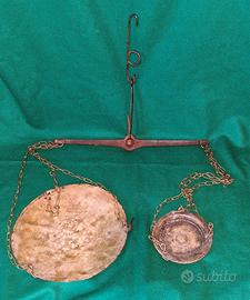 Antica bilancia a gruccia fine 800 con 2 piatti