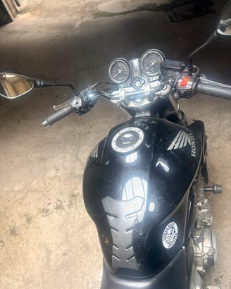 Honda hornet