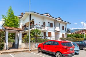 AMPIO APPARTAMENTO BILIVELLO IN CENTRO GIAVENO