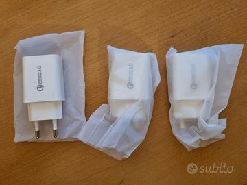 Set di tre caricabatterie per cellulare