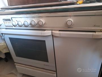 Cucina a gas metano con forno