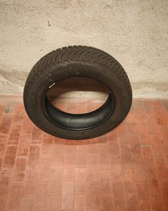 4 pneumatici invernali Michelin 185 60 R15