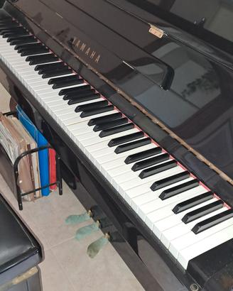 Pianoforte a muro Yamaha C110A 