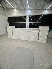 Banconi & Buffet in stile boiserie