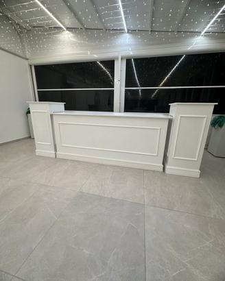 Banconi & Buffet in stile boiserie