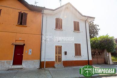 4 LOCALI CON GIARDINO E BOX