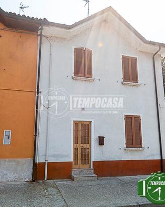 4 LOCALI CON GIARDINO E BOX