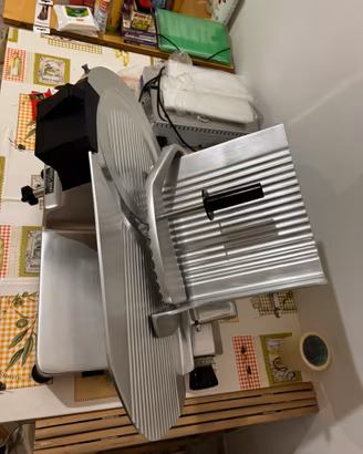 Affettatrice professionale usata