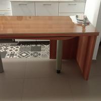 Scrivania  e scaffale/libreria/mensola