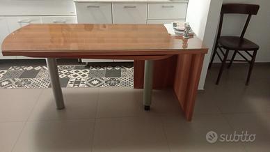 Scrivania  e scaffale/libreria/mensola