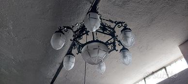 Lampadario in ferro battuto
