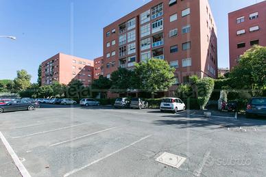 Parcheggio posto auto furgone o moto