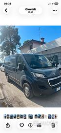 Furgone marca Peugeot Boxer 2.2