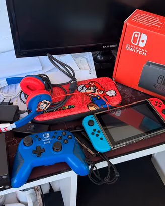 Nintendo switch con accessori