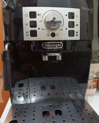Macchina da caffè  DeLonghi  MAGNIFICA 