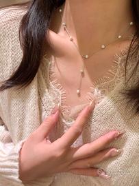 Collana con clavicola in perle di gypsophila donna