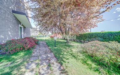 VILLA A SCHIERA CON 3 CAMERE DA LETTO, TAVERNA, GI