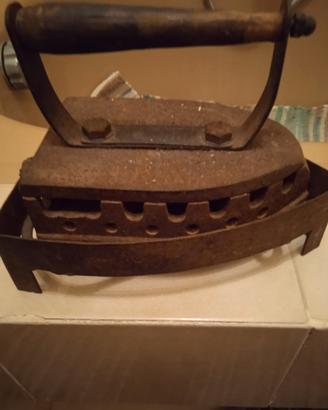 Ferro da Stiro antico 