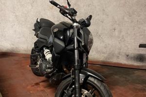 Yamaha MT-03 660 nera, depotenziata a 35kW