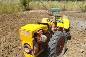 Trattore pasquali 946