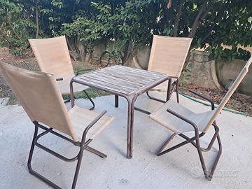 tavolino con 4 sedie vintage 