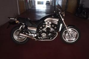 Yamaha VMAX STORICA iscritta FMI + Accessori