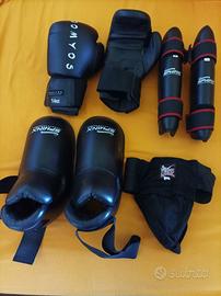Guantoni e protezioni Kick Boxing