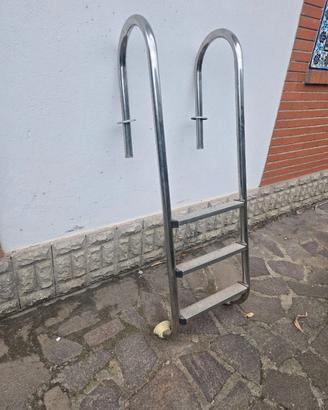 Scaletta per piscina in acciaio inox